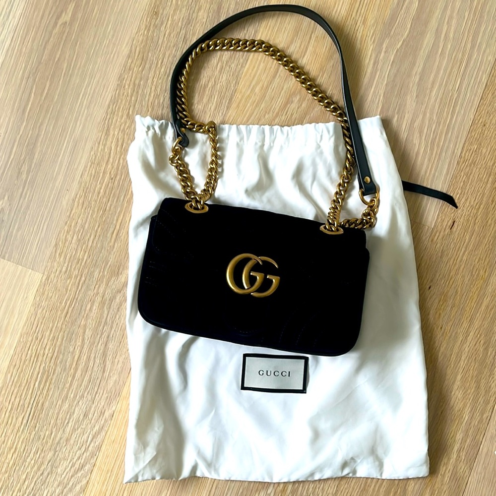 AUTHENTIC GUCCI GG Marmont Velvet Medium Bag